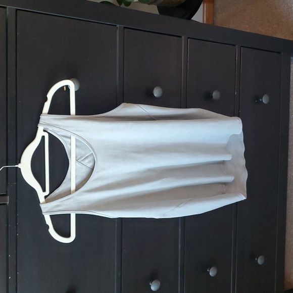 Lululemon Essential Tank - Picture 5 of 7